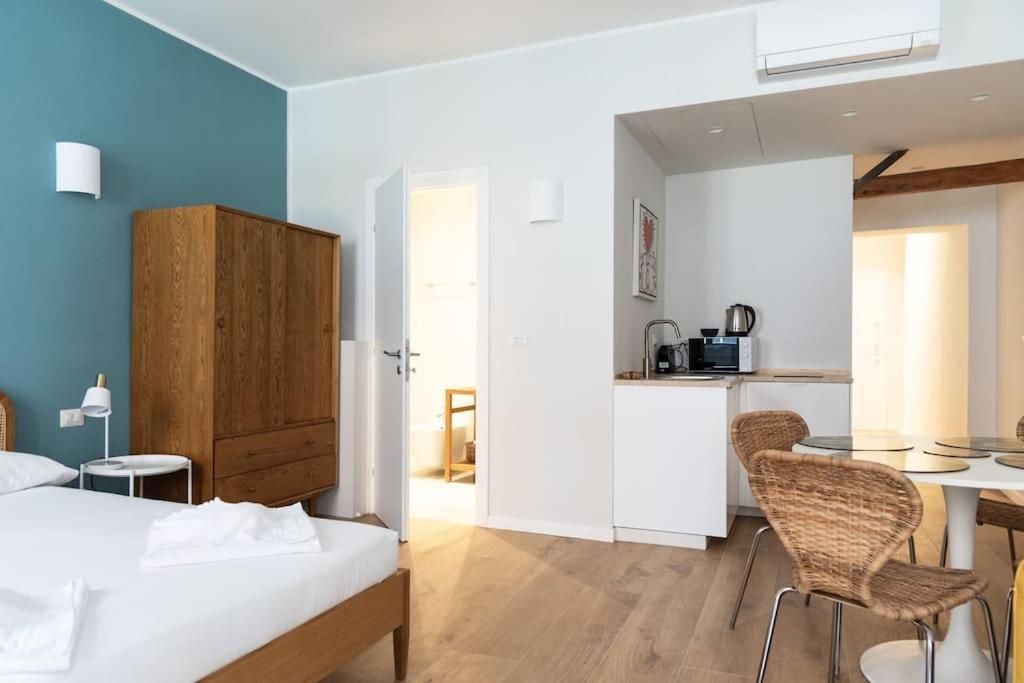 Youhosty - Ticinese Suite 1 Milan Bagian luar foto