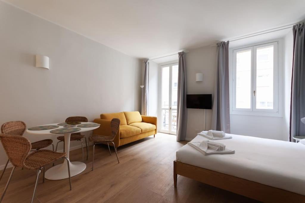 Youhosty - Ticinese Suite 1 Milan Bagian luar foto